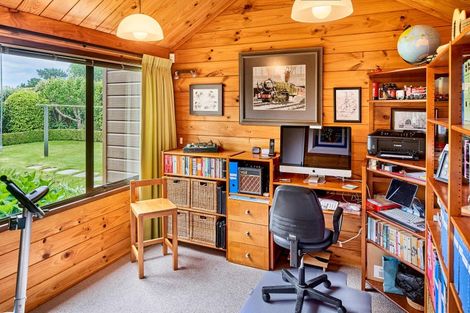 Photo of property in 31 Motukaraka Point, Pauatahanui, Porirua, 5381