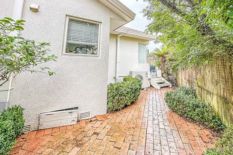 Photo of property in 67 Balmain Road, Birkenhead, Auckland, 0626