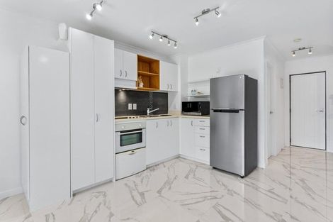 Photo of property in 1/8 Carolina Place, Albany, Auckland, 0632