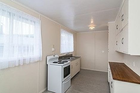 Photo of property in 6 Swansea Street, Cannons Creek, Porirua, 5024