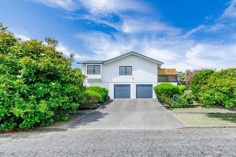Photo of property in 6 Gates Road, Waikanae Beach, Waikanae, 5036