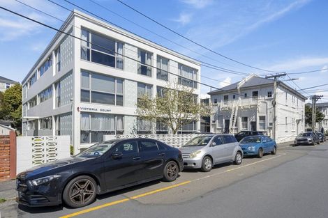 Photo of property in Victoria Court, 10/4u Queen Street, Mount Victoria, Wellington, 6011