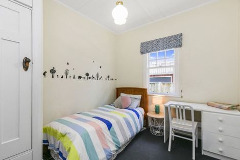 Photo of property in 123 Rongotai Road, Kilbirnie, Wellington, 6022