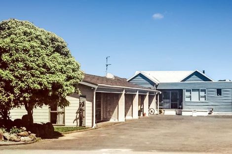 Photo of property in 219 South Road, Hawera, 4610