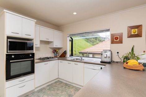 Photo of property in 17 Corsham Grove, Churton Park, Wellington, 6037