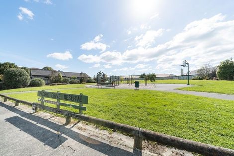 Photo of property in 187 Pacific Drive, Fitzherbert, Palmerston North, 4410