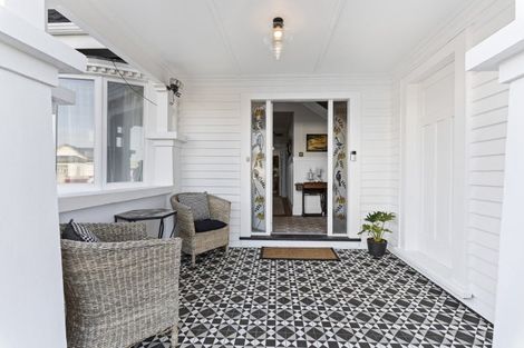 Photo of property in 244 Saint Aubyn Street, New Plymouth, 4310