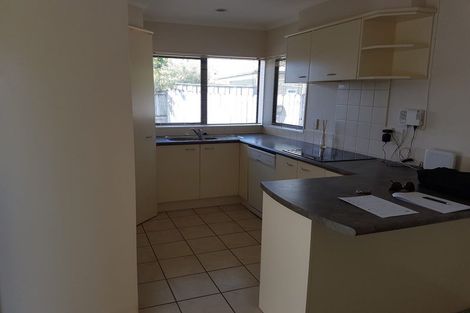 Photo of property in 6 Nier Place, East Tamaki Heights, Auckland, 2016