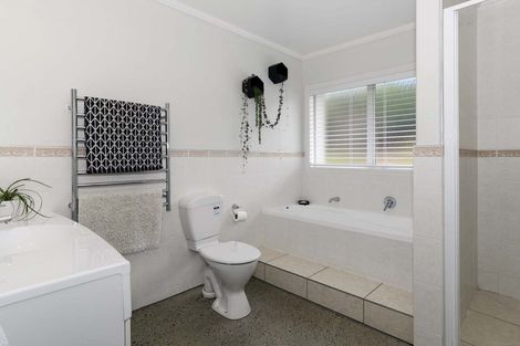 Photo of property in 77 Kinloch Drive, Bethlehem, Tauranga, 3110