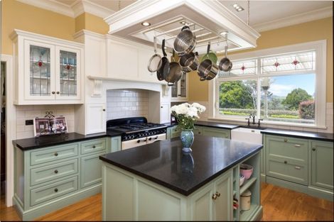 Photo of property in 6 Griggs Road, Whitford, Howick, 2571
