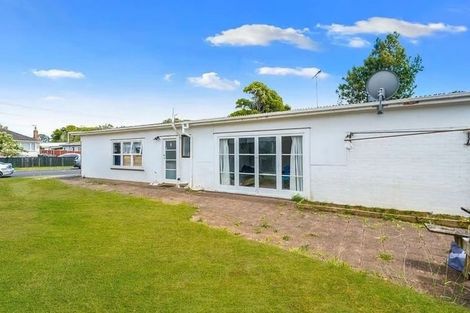 Photo of property in 43 Hallberry Road, Mangere East, Auckland, 2024