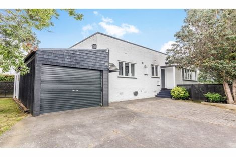 Photo of property in 21 Tirimoana Road, Te Atatu South, Auckland, 0602