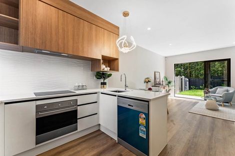 Photo of property in 7 Don Oliver Lane, Glen Eden, 0602