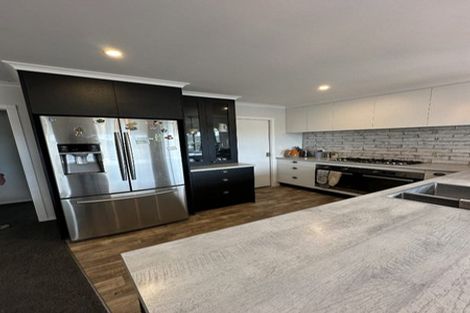 Photo of property in 2a Leadline Place, Whitby, Porirua, 5024