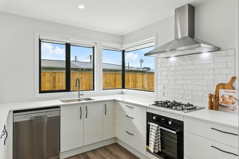 Photo of property in 21a Weraroa Road, Levin, 5510