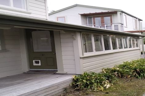 Photo of property in 25 Putnam Street, Northland, Wellington, 6012