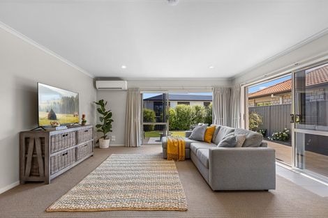 Photo of property in 34 Popata Close, Papamoa Beach, Papamoa, 3118