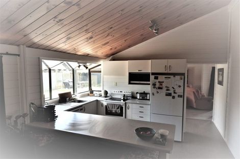 Photo of property in 132 Manly Street, Paraparaumu Beach, Paraparaumu, 5032