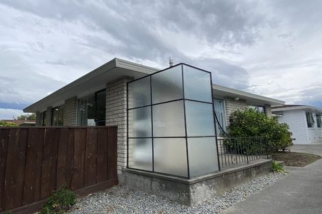 Photo of property in 21 Salford Avenue, Redwood, Christchurch, 8051