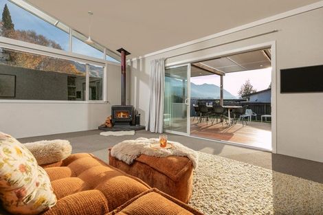 Photo of property in 165 Warren Street, Wanaka, 9305