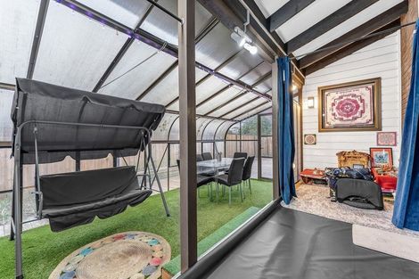 Photo of property in 3/21 Northall Road, New Lynn, Auckland, 0600