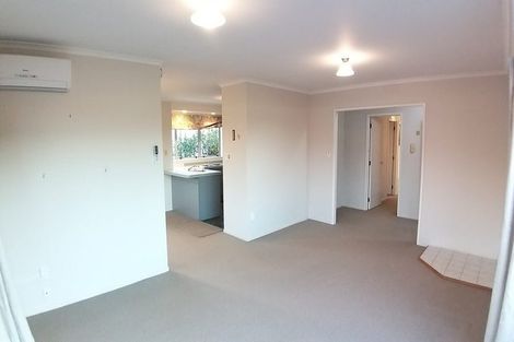 Photo of property in 2/18 Carriage Close, Northpark, Auckland, 2013