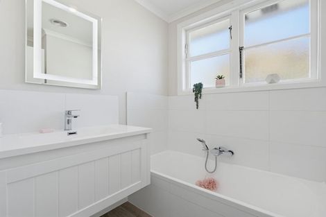 Photo of property in 136 Nuffield Avenue, Marewa, Napier, 4110