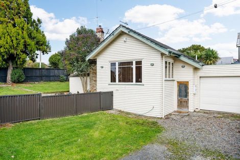 Photo of property in 32 Forest Lake Road, Forest Lake, Hamilton, 3200
