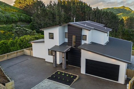 Photo of property in 24 Prestbury Grove, Churton Park, Wellington, 6037