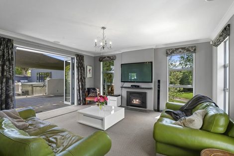 Photo of property in 205 Robinsons Road, Prebbleton, 7674