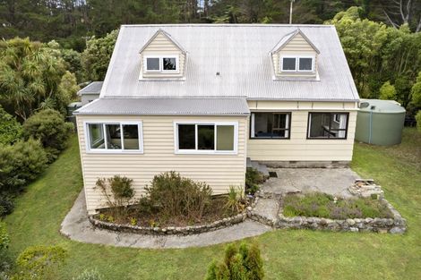 Photo of property in 445 Horokiwi Road, Horokiwi, Wellington, 5016