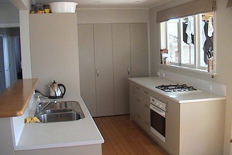 Photo of property in 5 Kaweka Street, New Lynn, Auckland, 0600