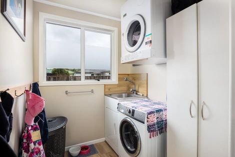 Photo of property in 18 Pukatea Street, Inglewood, 4330