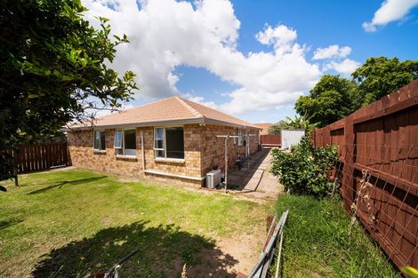 Photo of property in 11 Naylors Drive, Mangere, Auckland, 2022