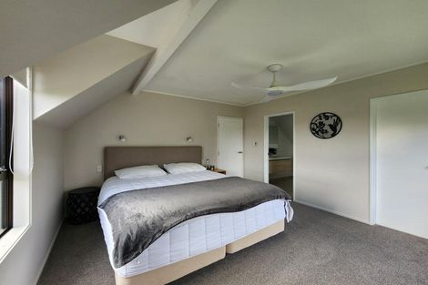 Photo of property in 136 Wairau Road, Oakura, New Plymouth, 4374