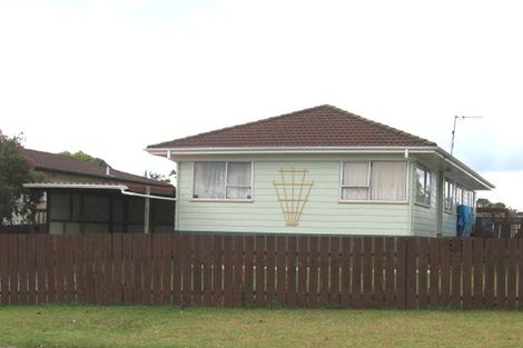 Photo of property in 14 Katrina Place, Massey, Auckland, 0614