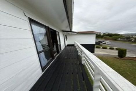 Photo of property in 6 Forglen Place, Tawa, Wellington, 5028