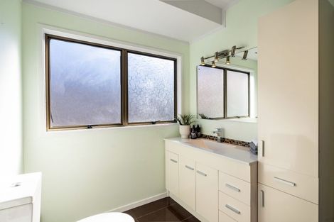 Photo of property in 29 Calman Place, Chatswood, Auckland, 0626