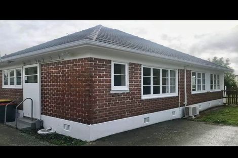 Photo of property in 2 Kawaka Street, Riccarton, Christchurch, 8041