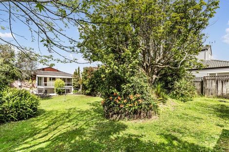 Photo of property in 40 Montgomery Avenue, Rothesay Bay, Auckland, 0630