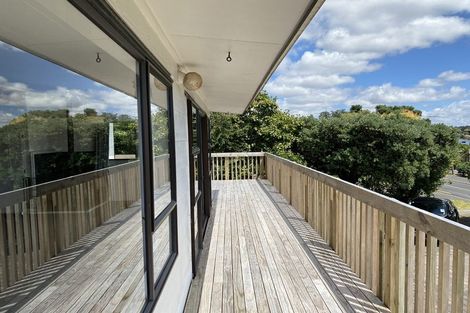 Photo of property in 13 Holiday Road, Stanmore Bay, Whangaparaoa, 0932