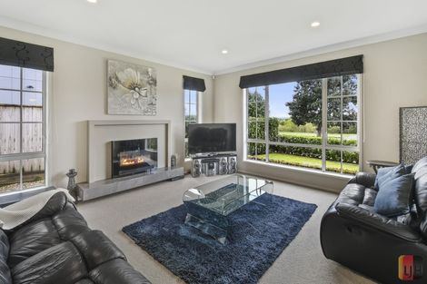 Photo of property in 242 Harbourside Drive, Karaka, Papakura, 2113