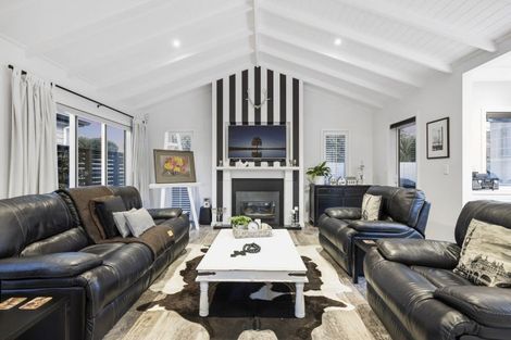 Photo of property in 31 Maria Tini Drive, Papamoa Beach, Papamoa, 3118