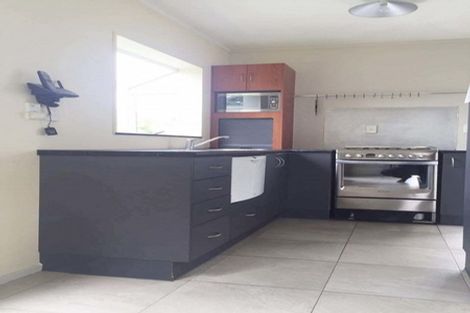 Photo of property in 13a Becroft Drive, Forrest Hill, Auckland, 0620
