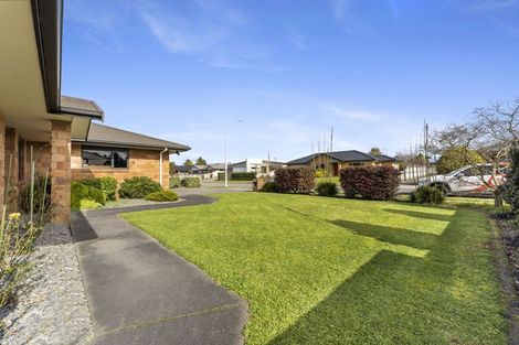 Photo of property in 30 Montague Grove, Stratford, 4332