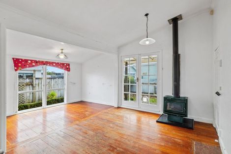Photo of property in 8 Millar Street, Terrace End, Palmerston North, 4410