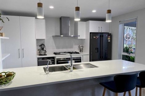 Photo of property in 51a Routley Drive, Glen Eden, Auckland, 0602