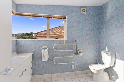 Photo of property in 2 Glengavel Grove, Papakowhai, Porirua, 5024