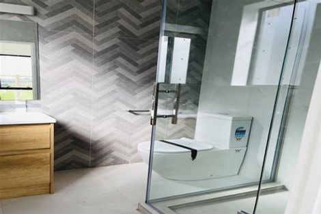 Photo of property in 12 Woven Place, Karaka, 2113