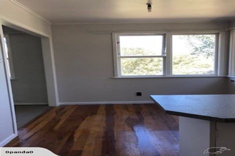 Photo of property in 147 Ruskin Road, Newlands, Wellington, 6037